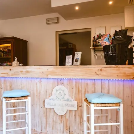 德尔玛尔酒店 酒店