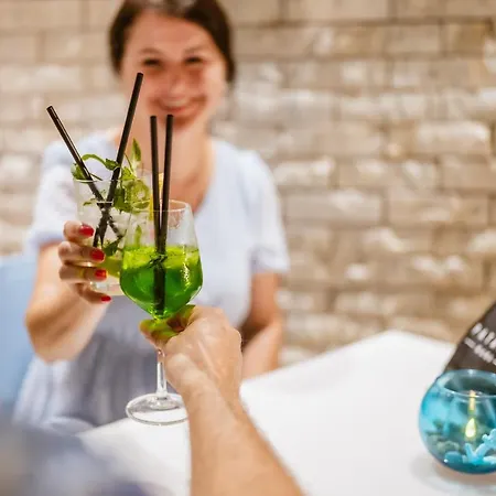 德尔玛尔酒店 酒店 西尼加利亚