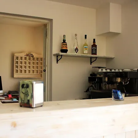 德尔玛尔酒店 2*