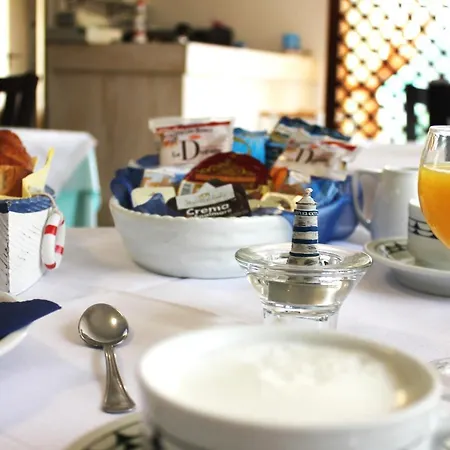 酒店 德尔玛尔酒店 2*