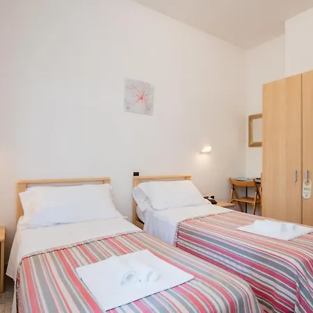 Отель Del Mare 2*